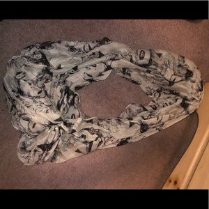 Marylin Monroe infinity scarf
